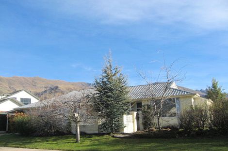 Photo of property in 2 Meadowstone Drive, Wanaka, 9305