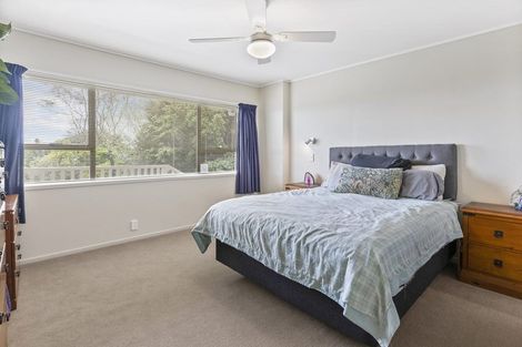 Photo of property in 18 Atarua Gardens, Waiatarua, Auckland, 0604