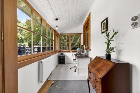 Photo of property in 77 Pahiatua Street, Hokowhitu, Palmerston North, 4410