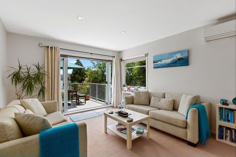 Photo of property in 36 Pohutukawa Avenue, Red Beach, 0932