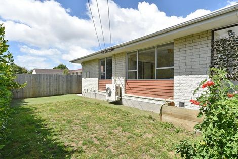 Photo of property in 1/40 Prestons Road, Redwood, Christchurch, 8051