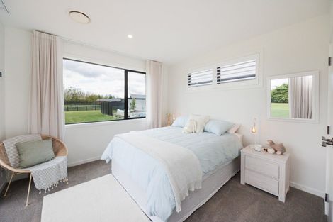 Photo of property in 72 Hartwell Drive, Kelvin Grove, Palmerston North, 4470