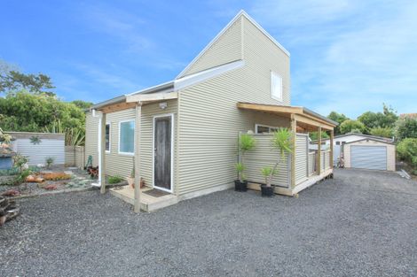 Photo of property in 5 Karioi Crescent, Raglan, 3225