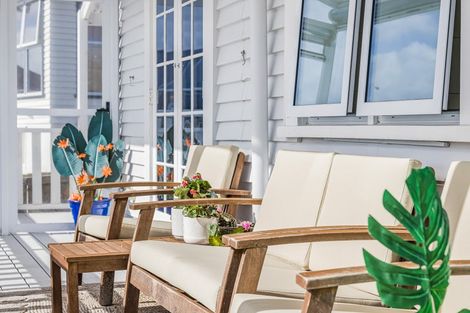 Photo of property in 4233 Great North Road, Glendene, Auckland, 0602