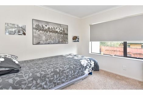 Photo of property in 42 Sandwick Drive, Weymouth, Auckland, 2103