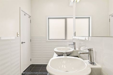 Photo of property in 1 Hollyford Place, Aotea, Porirua, 5024