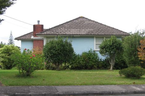 Photo of property in 28 Lyndhurst Road, Te Atatu South, Auckland, 0610