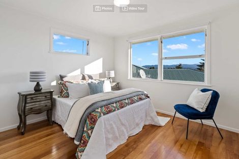 Photo of property in 32 Kirrie Avenue, Te Atatu South, Auckland, 0610