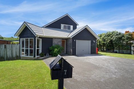 Photo of property in 7 Westridge, Camborne, Porirua, 5026