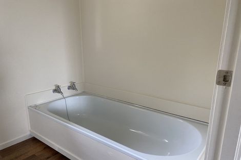 Photo of property in 18 Malmo Place, Massey, Auckland, 0614