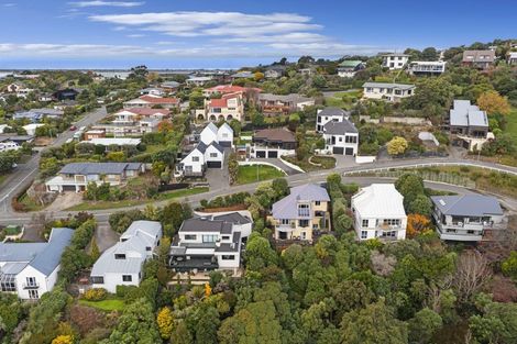 Photo of property in 102 Cannon Hill Crescent, Mount Pleasant, Christchurch, 8081