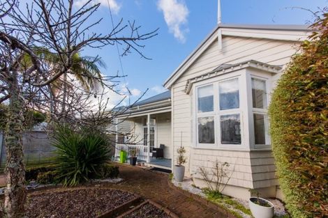 Photo of property in 24 Anne Street, Devonport, Auckland, 0624
