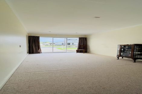 Photo of property in 90 Victoria Street, Coromandel, 3506