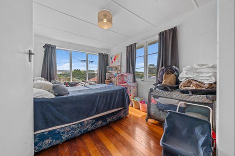 Photo of property in 132 Pioneer Road, Moturoa, New Plymouth, 4310