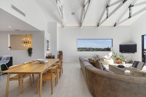 Photo of property in 71 Pah Road, Cockle Bay, Auckland, 2014