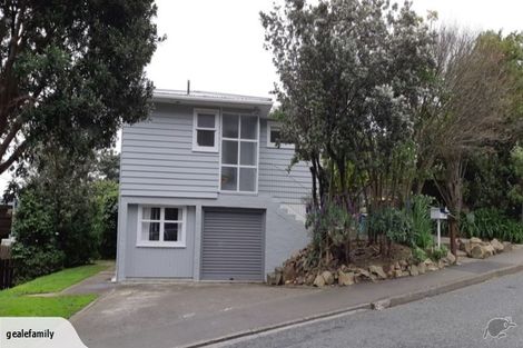 Photo of property in 23 Seatoun Heights Road, Miramar, Wellington, 6022