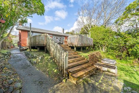 Photo of property in 10 Vista Crescent, Maoribank, Upper Hutt, 5018