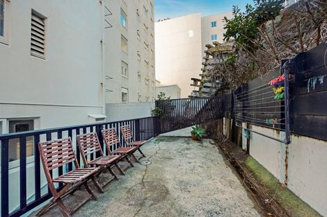 Photo of property in 1/246 Oriental Parade, Oriental Bay, Wellington, 6011