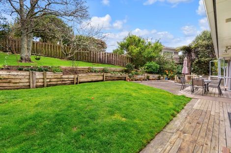 Photo of property in 15 Robbies Road, Shelly Park, Auckland, 2014