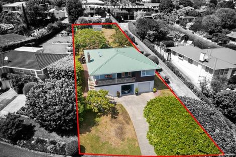 Photo of property in 32 Alton Avenue, Hillcrest, Auckland, 0627