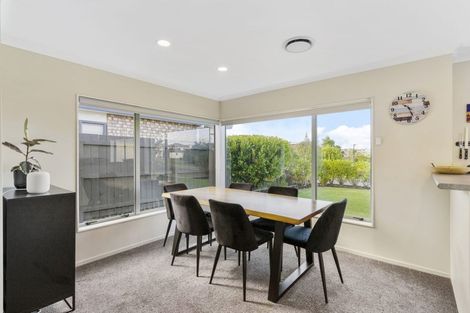 Photo of property in 71 Kath Hopper Drive, Orewa, 0931