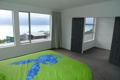 Photo of property in 25 Tamworth Crescent, Newlands, Wellington, 6037