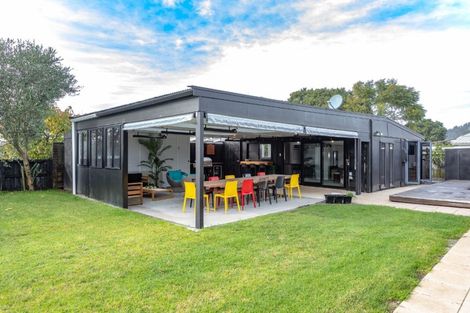 Photo of property in 314 Linton Crescent, Whangamata, 3620