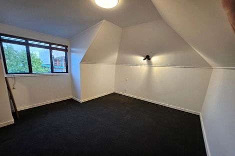 Photo of property in 2/5 Seacliffe Avenue, Belmont, Auckland, 0622
