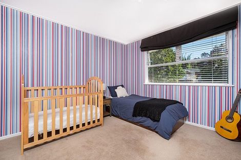 Photo of property in 6 Staincross Street, Green Bay, Auckland, 0604