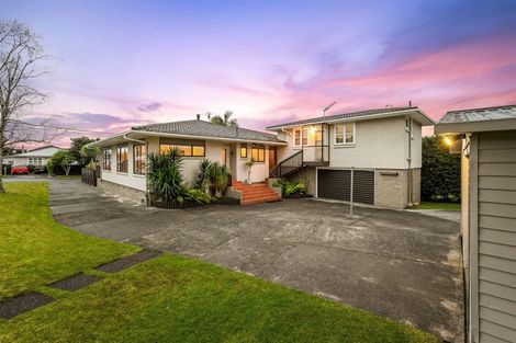 Photo of property in 7 Divich Avenue, Te Atatu South, Auckland, 0610