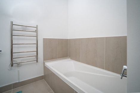 Photo of property in 2/210 Karori Road, Karori, Wellington, 6012