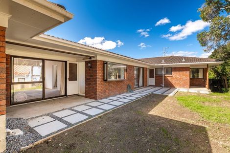 Photo of property in 176 Sturges Road, Henderson, Auckland, 0612