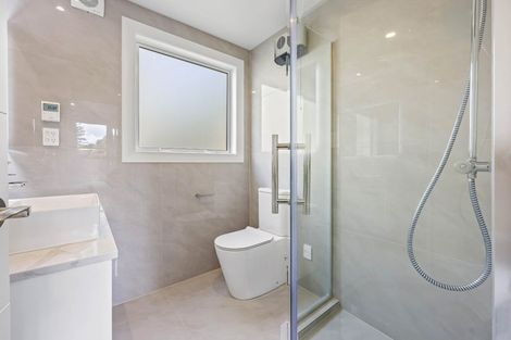Photo of property in 40a The Esplanade, Eastern Beach, Auckland, 2012