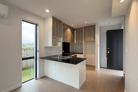 Photo of property in 5/21 Akoranga Drive, Northcote, Auckland, 0627