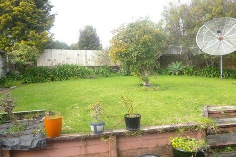 Photo of property in 15 Jillteresa Crescent, Half Moon Bay, Auckland, 2012