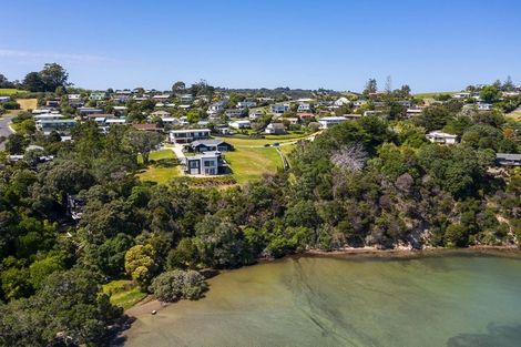 Photo of property in 3 Wendy Hood Way, Snells Beach, 0920