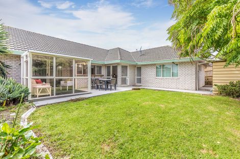 Photo of property in 12 Faldo Drive, Golflands, Auckland, 2013