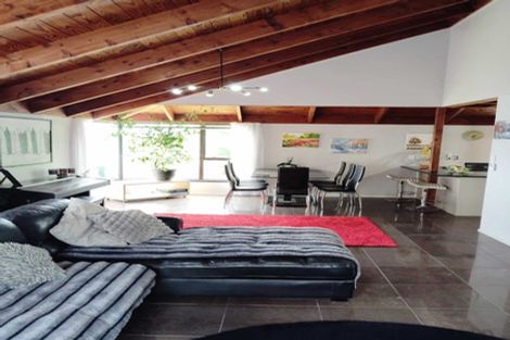 Photo of property in 1/11 Cambric Place, Botany Downs, Auckland, 2010