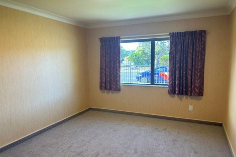 Photo of property in 64 Guildford Drive, Paraparaumu, 5032