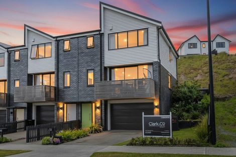 Photo of property in 43 Holystone Road, Whitby, Porirua, 5024