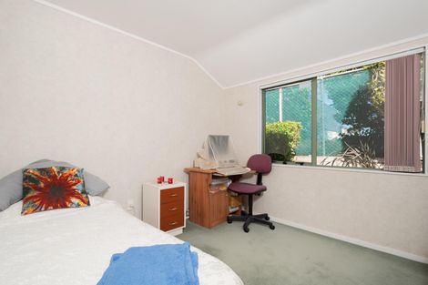 Photo of property in 33 Maurice Borich Place, Henderson, Auckland, 0610