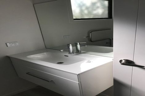 Photo of property in 38 Tree View Avenue, Glenfield, Auckland, 0629