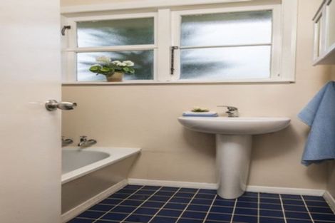 Photo of property in 22 Eastview Road, Glen Innes, Auckland, 1072