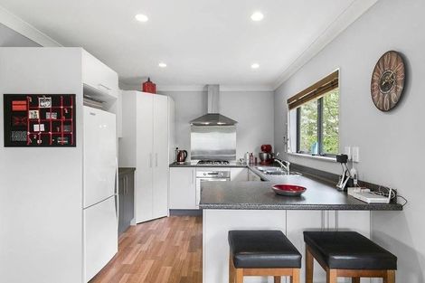 Photo of property in 28 Erlestoke Crescent, Churton Park, Wellington, 6037