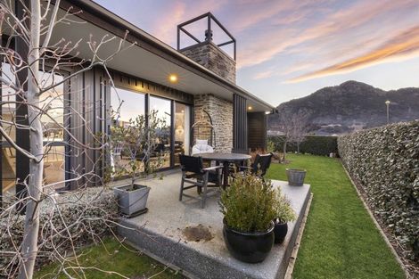 Photo of property in 15 Kingfisher Crescent, Albert Town, Wanaka, 9305