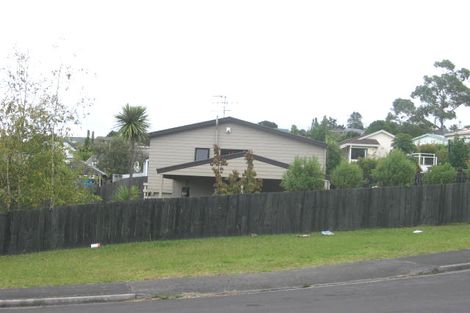 Photo of property in 12 Atlantis Place, Totara Vale, Auckland, 0629