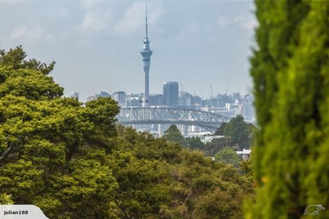 Photo of property in 194 Onewa Road, Birkenhead, Auckland, 0626