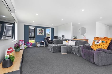 Photo of property in 27 Smith Street, Lepperton, New Plymouth, 4373