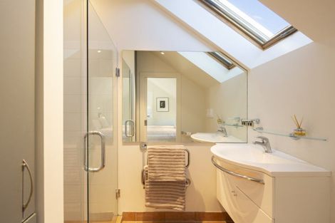 Photo of property in 5 Scenic Drive, Drift Bay, Queenstown, 9371