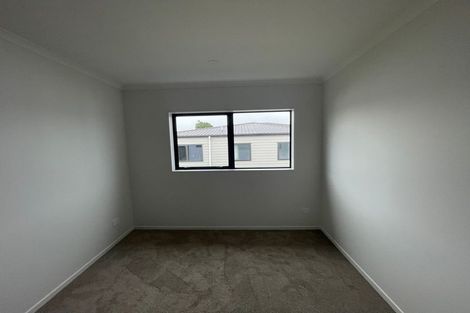 Photo of property in 8d Minaret Drive, Bucklands Beach, Auckland, 2014